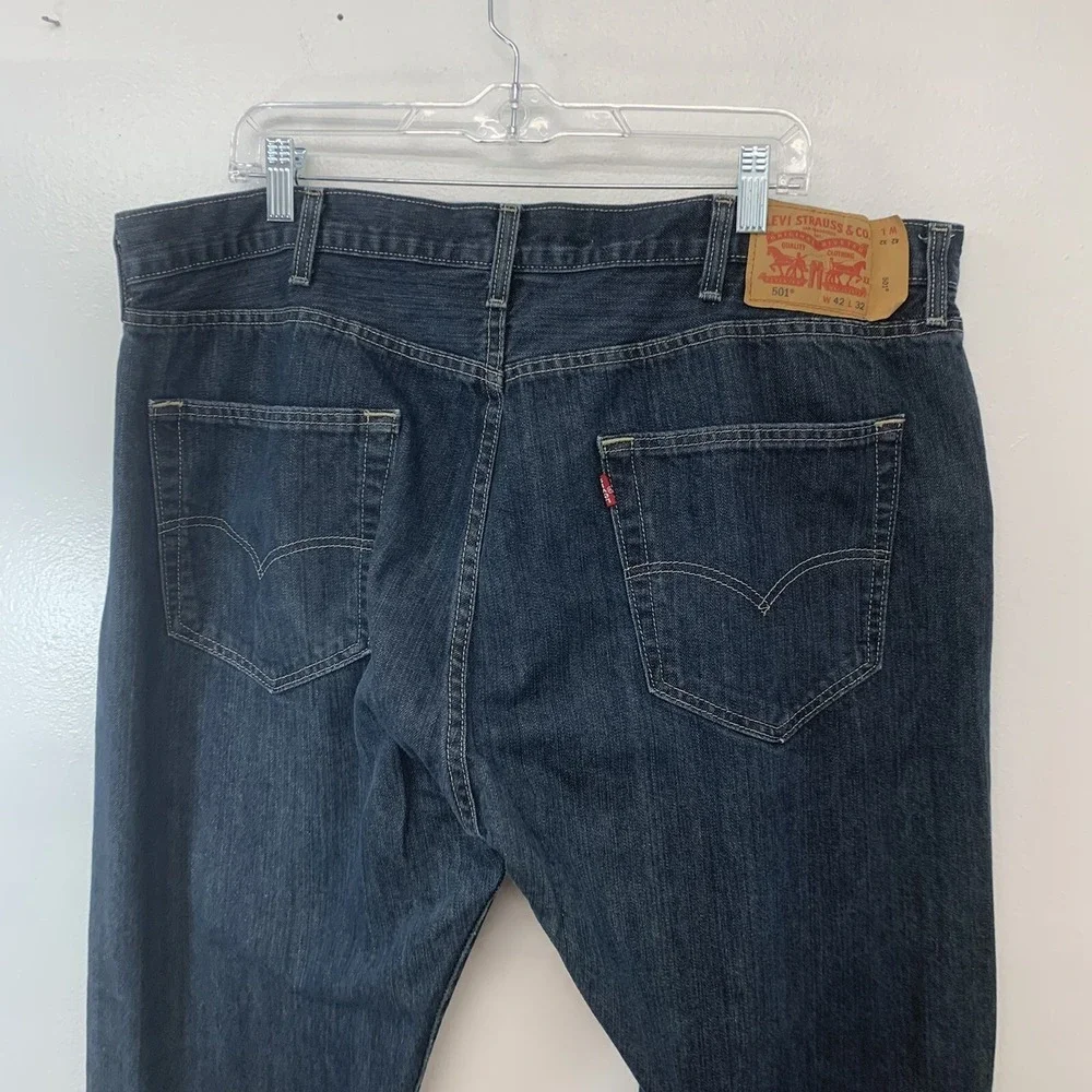 Levis  501 Jeans Men 42X32 Straight Blue Dark Wash 100% Cotton Casual Workwear